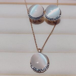 Anti Tarnish Stainless Steel Waterproof Chain Pendant Set With Earrings