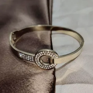 Unique Design Anti-tarnish Studded Look Bracelet