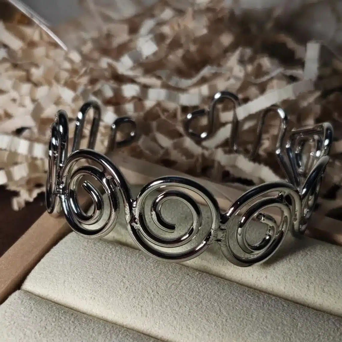 Free Size Silver Swirl Statement Cuff Bracelet Free Size Silver Swirl Statement Cuff Bracelet