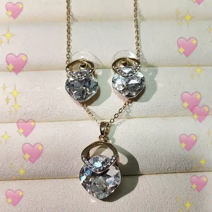 Anti-tarnish Stainless Steel Waterproof Chain Pendent Set with Earrings Anti-tarnish Stainless Steel Waterproof Chain Pendent Set with Earrings